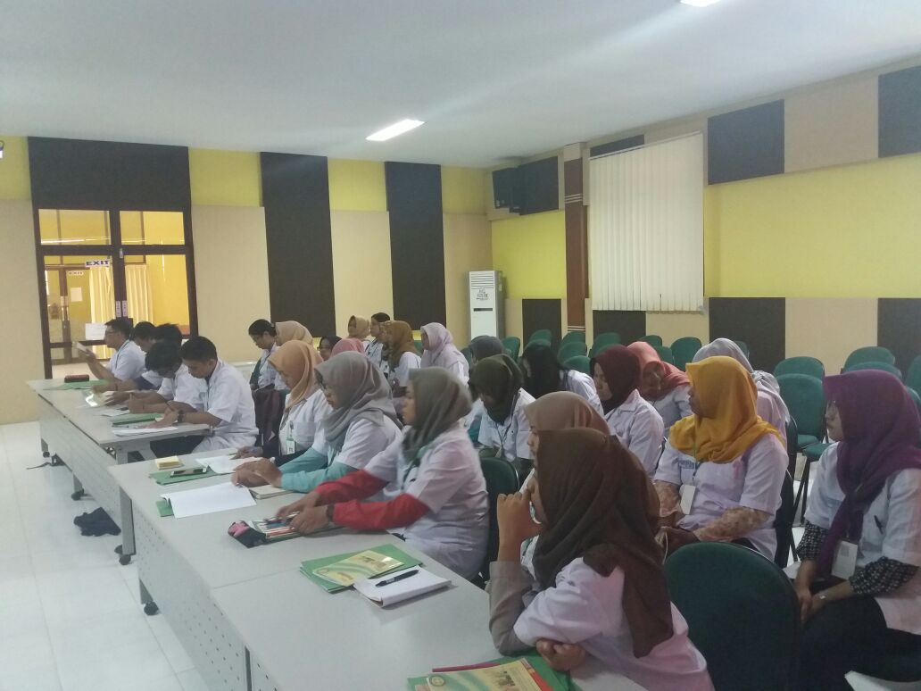 PERTAMA MAHASISWA FAKULTAS KEDOKTERAN GIGI UNIVERSITAS JEMBER PRAKTEK ILMU KEDOKTERAN KLINIK DI RUMAH SAKIT DAERAH BALUNG
