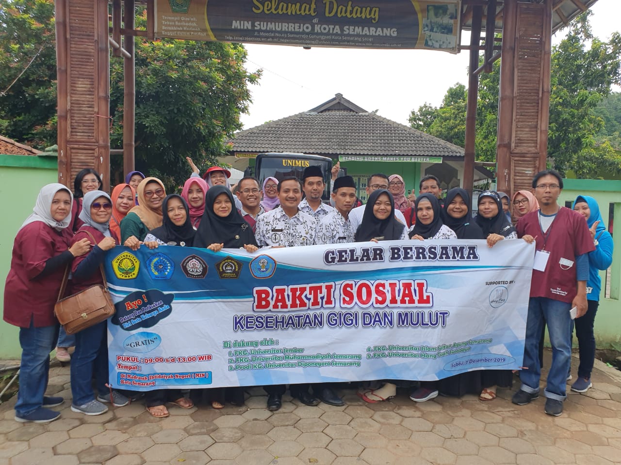 FKG UNEJ GANDENG 4 IPDG GELAR BAKTI SOSIAL DI SEMARANG