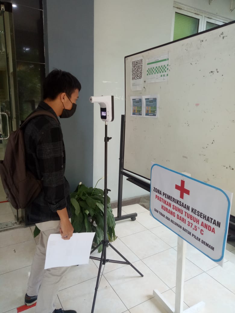 FKG siapkan alat pengukur suhu yang praktis dan modern untuk pelaksanaan UTBK SBMPTN 2021