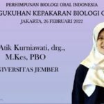 Dr. drg. Atik Kurniawati, M. Kes dikukuhkan sebagai Pakar Biologi Oral